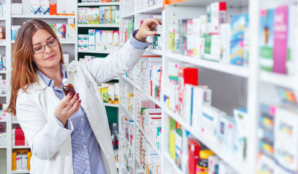 Indústria farmacêutica, hospitais e laboratórios de análises clínicas são oportunidades para o farmacêutico