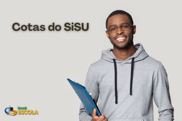 Foto com efeito transparente de estudantes ao fundo, logomarca do SiSU em primeiro plano. Texto explica o que é o SiSU.