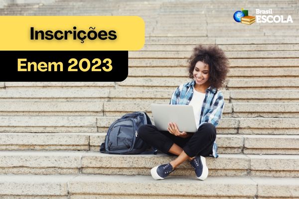 Estudante negra sorrindo Texto Enem 2023