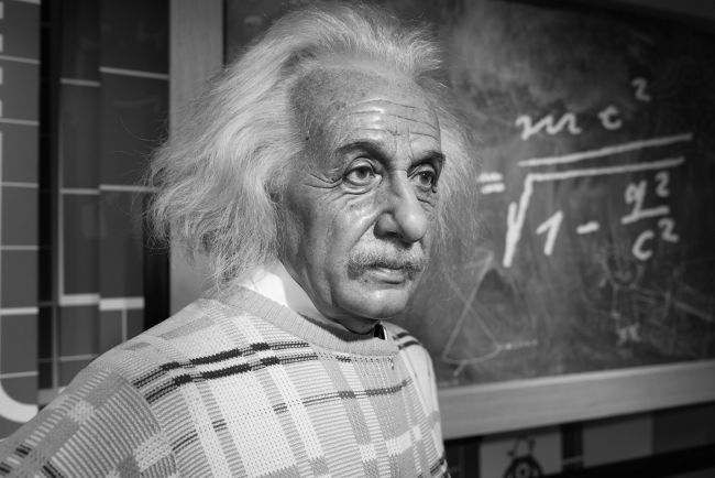 Albert Einstein, o pai das relatividades especial e geral.